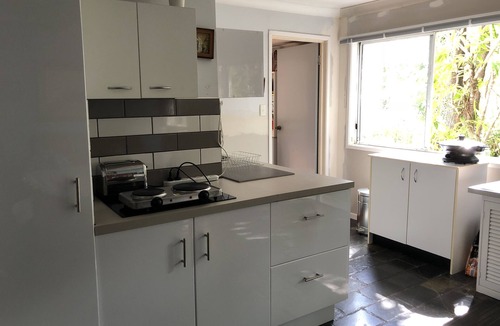 Coorparoo House | Self Contained Guest Suite with Private Entrance