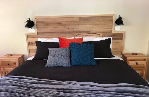 Mole Creek Apartment | Self-contained King suite, bath and shower, beautiful views, wood fire, Wifi
