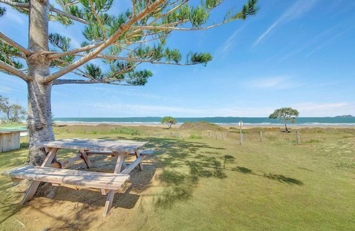 Yeppoon Apartment | Self contained unit on the beach.