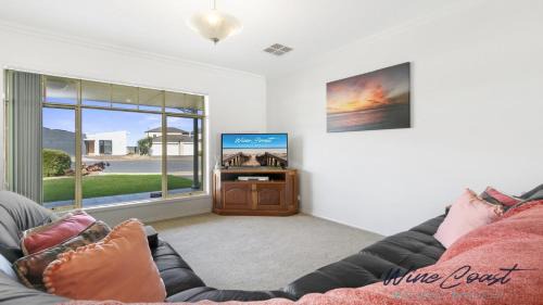 Sellicks Beach House | Sellicks Seacsape by Wine Coast Holidays
