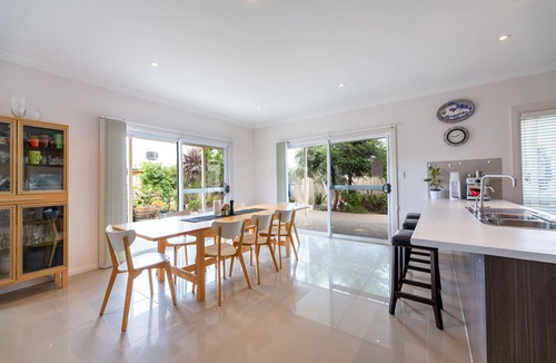 Sellicks Beach House | SellicksBeachHouse-seaviews-2 Kitchens-3.5bthrms-PoolTable-sleeps14-AirCon