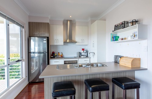 Sellicks Beach House | SellicksBeachHouse-seaviews-2 Kitchens-3.5bthrms-PoolTable-sleeps14-AirCon