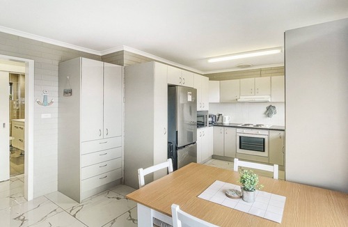North Batemans Bay Apartment | Serene Coastal Retreat with Carport
