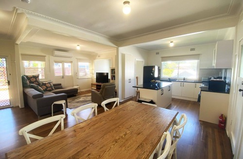 Hyland Park House | Serene Coastal Gem Perfect For Families