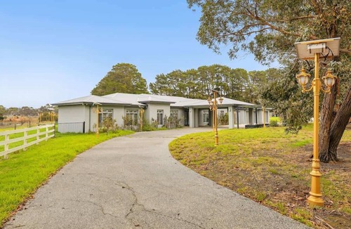Hastings House | Serene Coastal Retreat in Hastings | 4BR + Pool