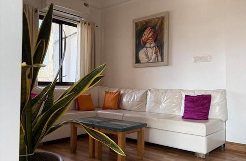 Bedla Apartment | Serene Hill view 1BHK I Pool & Gym I Udaipur