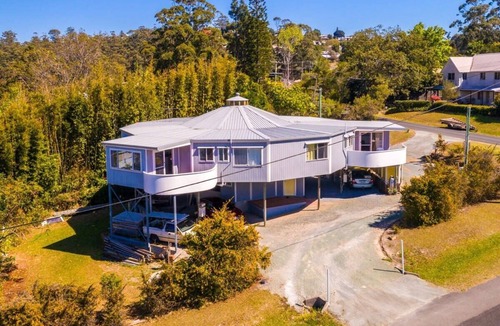 Eagle Heights House | Serene Mountain Cabin Retreat - Tamborine Mountain
