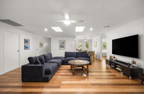 Mount Coolum House | Serene Mount Coolum Escape Near the Beach