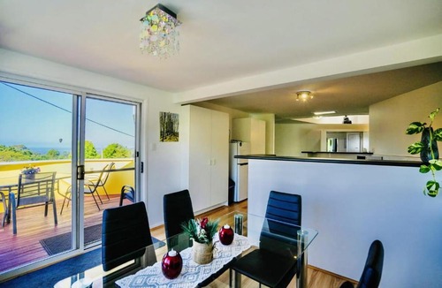 Eagle Heights Apartment | Serene Mountain Cabin Retreat Tamborine Mountain