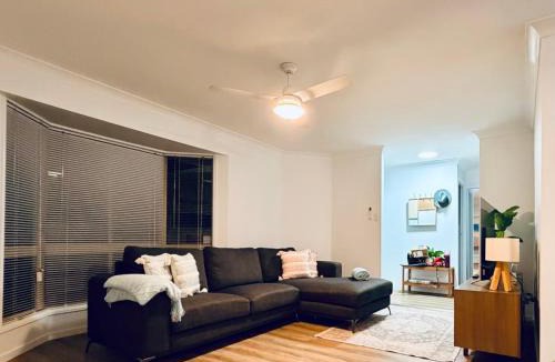 Redland Bay House | Serene Saltair