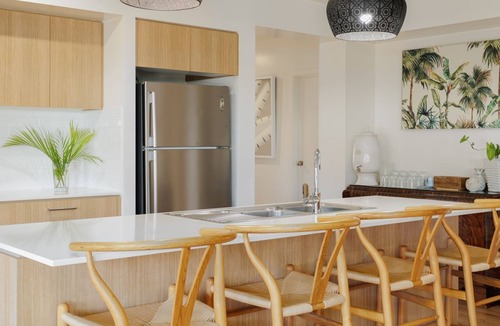 Emerald Beach House | Serenity Bay Retreat - Luxury Coastal Living