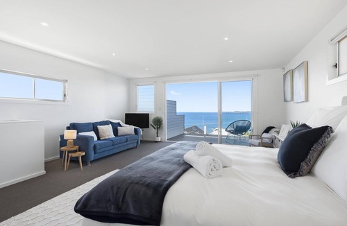 Killcare Heights House | Serenity by the Sea - endless ocean views