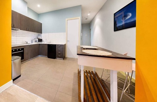 Footscray Apartment | Serenity Cloud Apartment in Vibrant Footscray