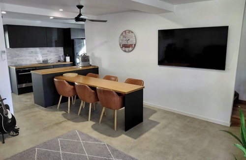 Toogoom House | Serenity Holiday Home by the sea