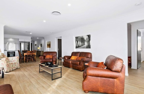 Point Vernon House | Serenity in Point Vernon