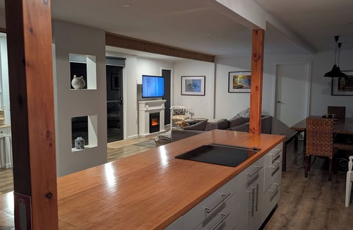 Smiths Beach House | Serenity now! Peaceful beach escape - modern kitchen, amazing garden & pool room