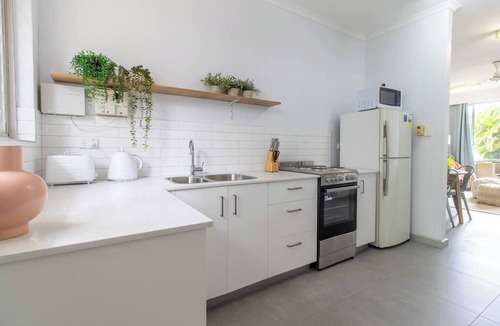 Larrakeyah Apartment | Serenity on Smith | 2 bedroom apartment by Tropical BNB