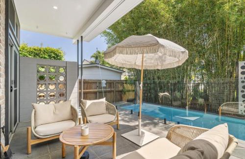 Scarborough House | Serenity & Poolside Sun - 400m to Beach