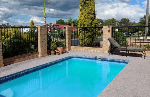Tenterfield Hotel | Settlers Motor Inn