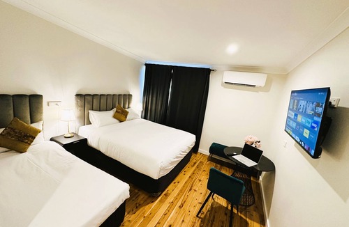 Gumly Gumly Hotel | Seven Inn