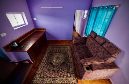 Ooty Hotel | Shabeer's White Castle