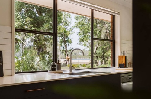 Narrawallee House | Shady Acres - Waterfront Escape