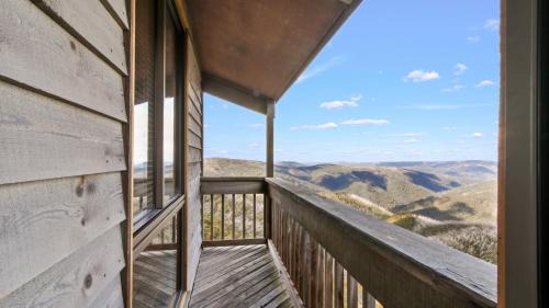 Hotham Heights House | Shamrock 3