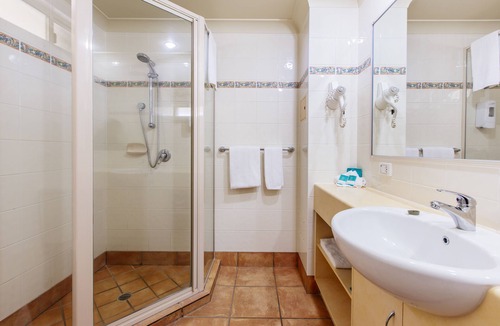 West Mackay Hotel | Shamrock Gardens Motel