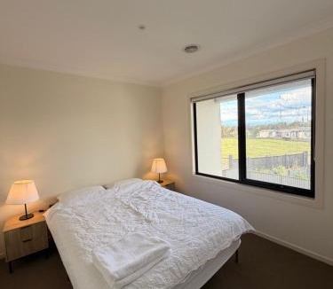 Bundoora House | Shared House in Melbourne