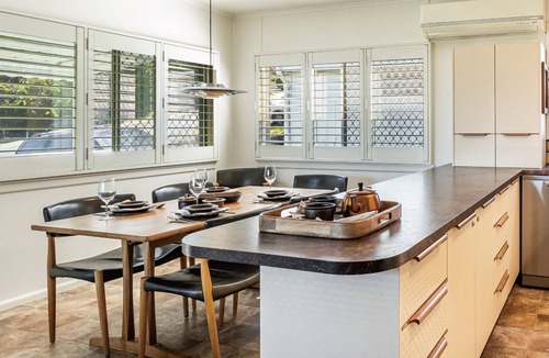 Yamba House | Sharon - Pet Friendly Beach Cottage in Town - Holiday Yamba