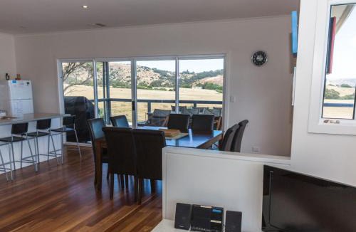Carrickalinga House | Shearers Rest 5 Davey Road