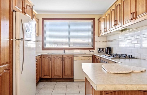 Shell Cove House | Shell Cove Modern Coastal Stay Near Marina & Beach