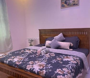 Bullawala Bed & Breakfast | Shelter and sky
