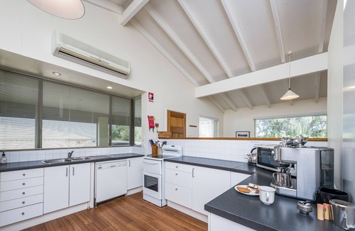 Ledge Point House | Sheoak on Wedge - Well Appointed Property Close To Beach