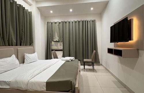 Sector 70 Hotel | Shft-In Hotel