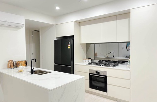 Keysborough House | SHINE Keysborough Highend Family Home, Netflix, Top Location