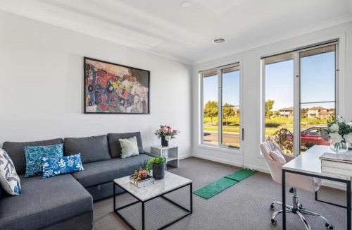 Point Cook House | Shine Point Cook - Elegant Home Sweet Home