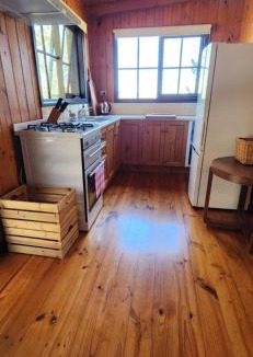 Hoddles Creek Ski Chalet | Shiprock Farm Cottage