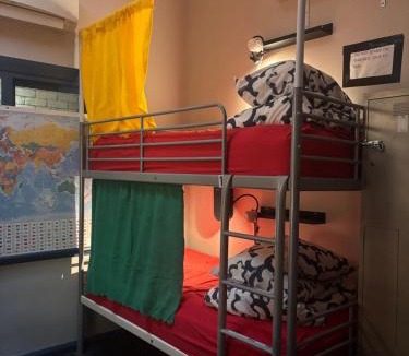 Perth Hostel | Shiralee Hostel -note - Valid passport required to check in