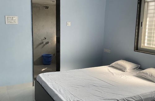 Shegaon House | Shiv Guest House
