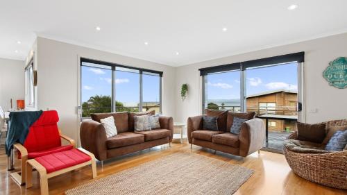 Lake Tyers Beach House | Shore Thing - Spacious Retreat for 15 Guests