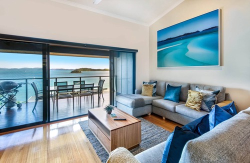 Hamilton Island Apartment | Shorelines 26, Seaview Apartment on Hamilton Island