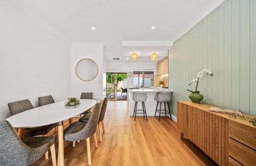 Morley House | Short Stay Sanctuary - Close to airport