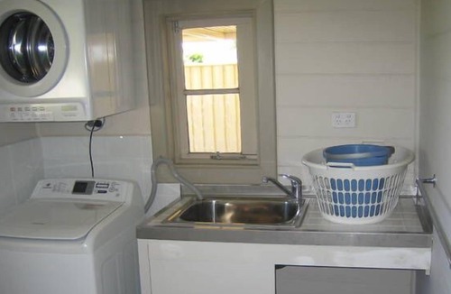 Naracoorte House | Showgrounds Farmhouse B & B Naracoorte