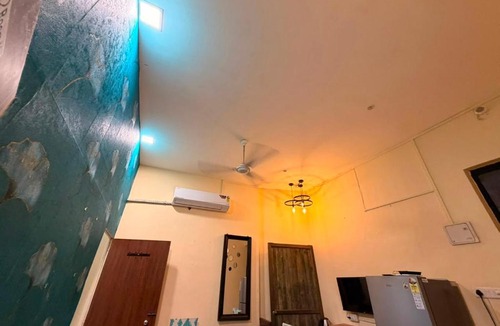 Andheri West Apartment | Shreedham splendor