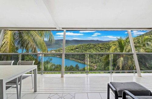 Shute Harbour House | Shutehaven Escape, Home with Pool with Ocean Views
