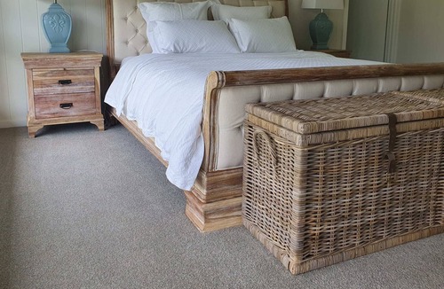 Ventnor House | SIGNATURE Summary: Be