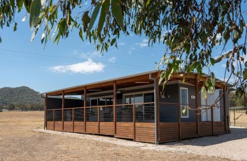 Buckaroo House | Silver Oak - Quiet Countryside Cottage by the Vines