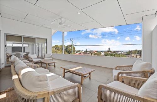 Silver Sands House | Silver Sands Sanctuary - 6BR Beachside Luxury
