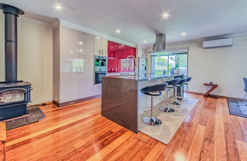Silverleaves House | Silverleaves Sensation! Large family holiday home on Saunders!